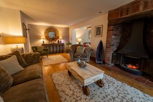 Ecopsia Sitting Room7